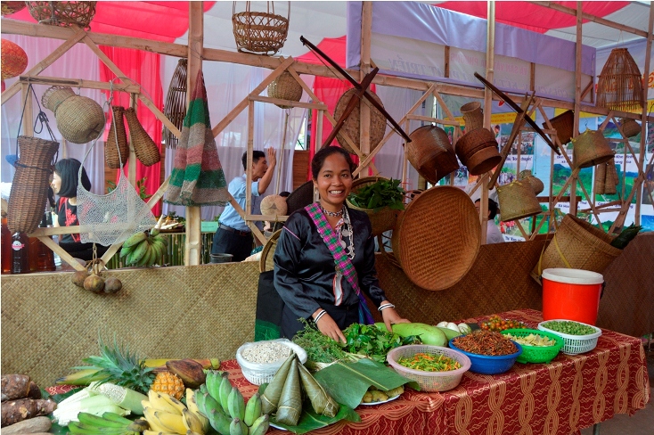 Hội Rằm tháng ba Minh Hóa là dịp để trưng bày, giới thiệu các sản phẩm đặc trưng của địa phương.