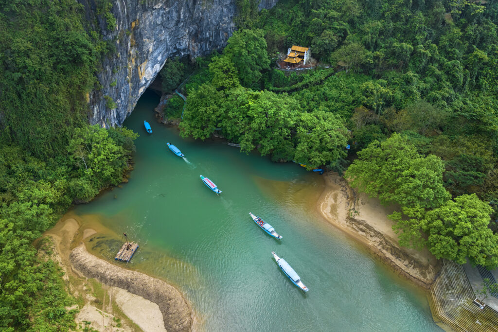 Đến Quảng Bình: Lắng nghe hơi thở của rừng giữa đại ngàn Trường Sơn hùng vĩ