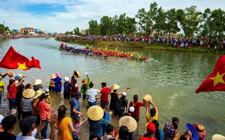 Khai mở “mỏ vàng” di sản văn hóa